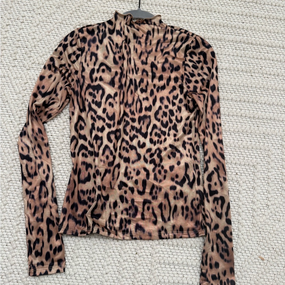 Leopard Print Top - Picture 2 of 4